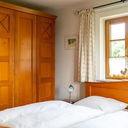 Ahrenshooper 01 شقة *