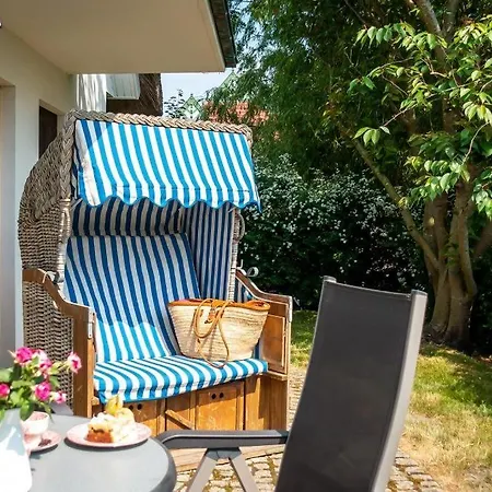 Ahrenshooper 01 شقة *